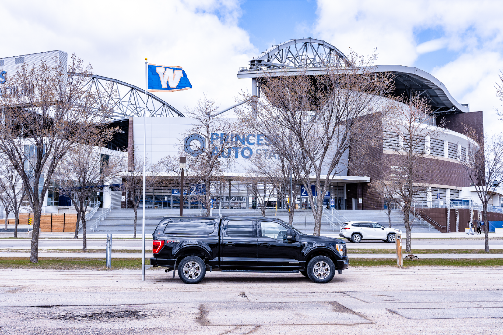 Winnipeg Blue Bomber Tailgating with a Titan telescopic flagpole